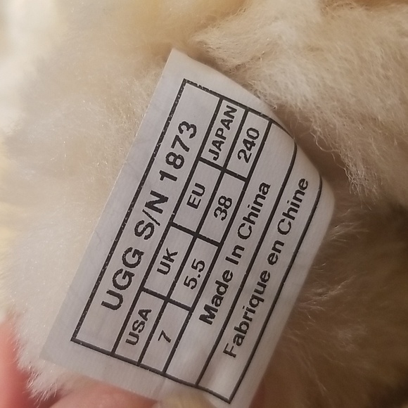 300🎁🎁🎁🎁🎁🎁🎁🎁🎁🎁UGG Premium Classic Tall 3-Button Boots / chestnut - Picture 10 of 10